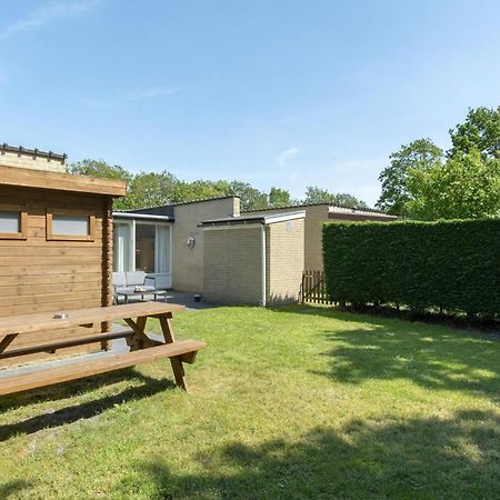 Contemporary Bungalow With Garden Sint Maartensvlotbrug Zewnętrze zdjęcie