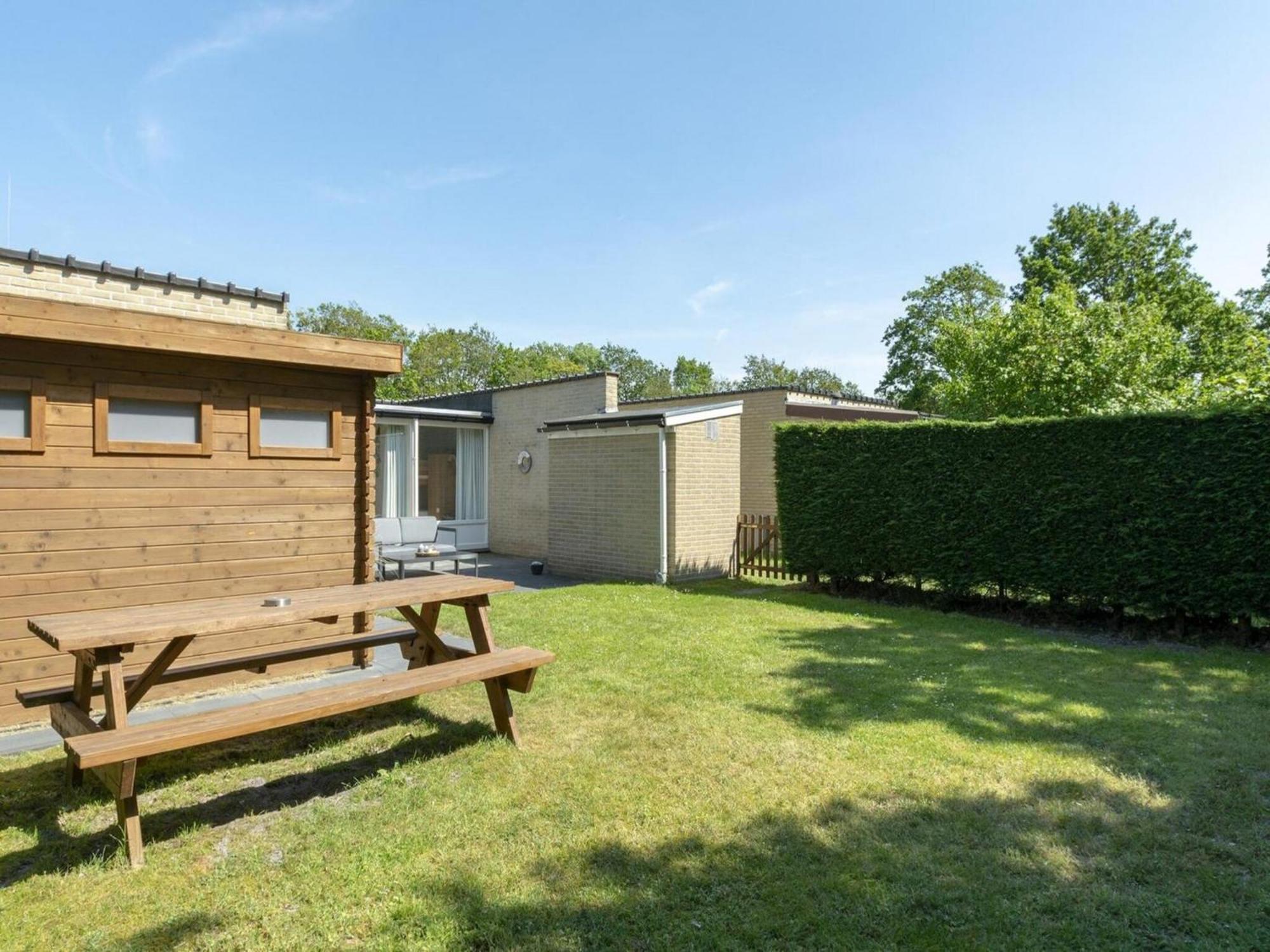 Contemporary Bungalow With Garden Sint Maartensvlotbrug Zewnętrze zdjęcie